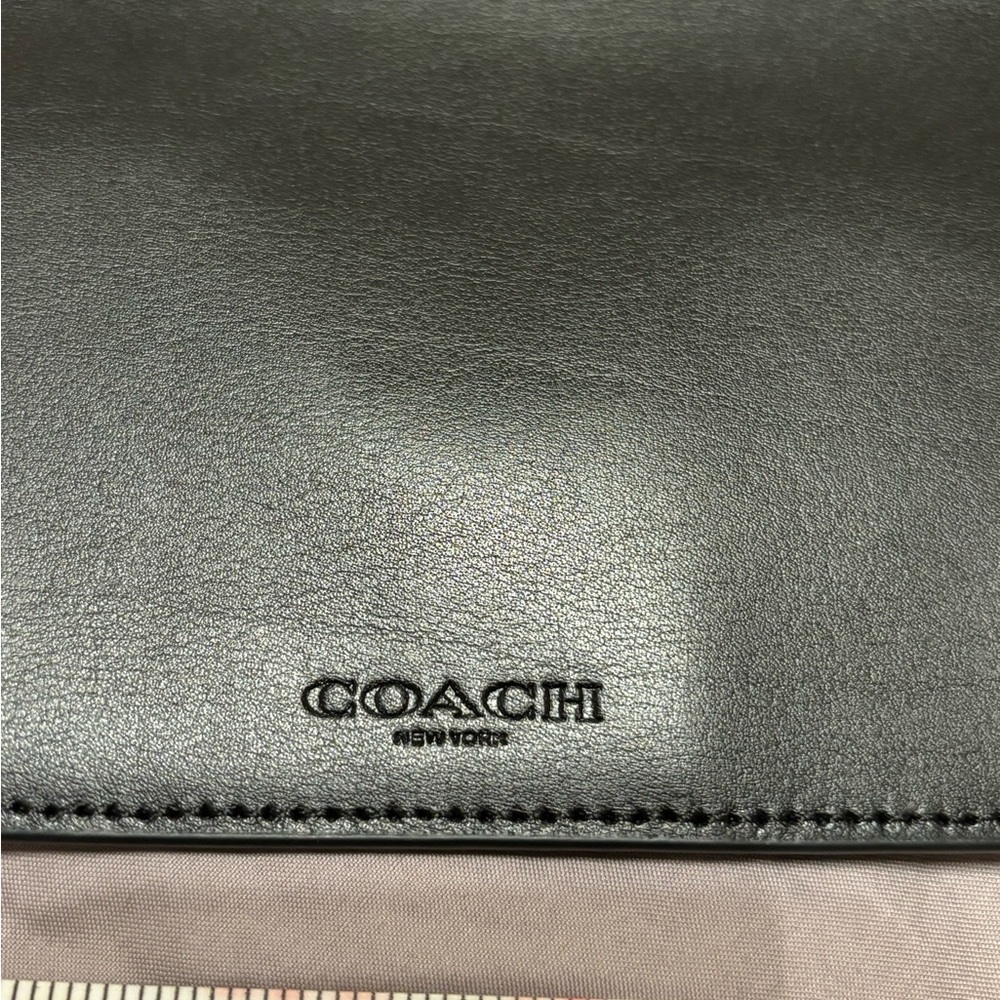 Coach Leather Pouch black with Gold Accents - Picture 5 of 9
